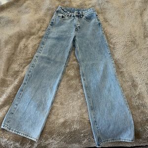 Wide leg, light wash, high waisted jeans